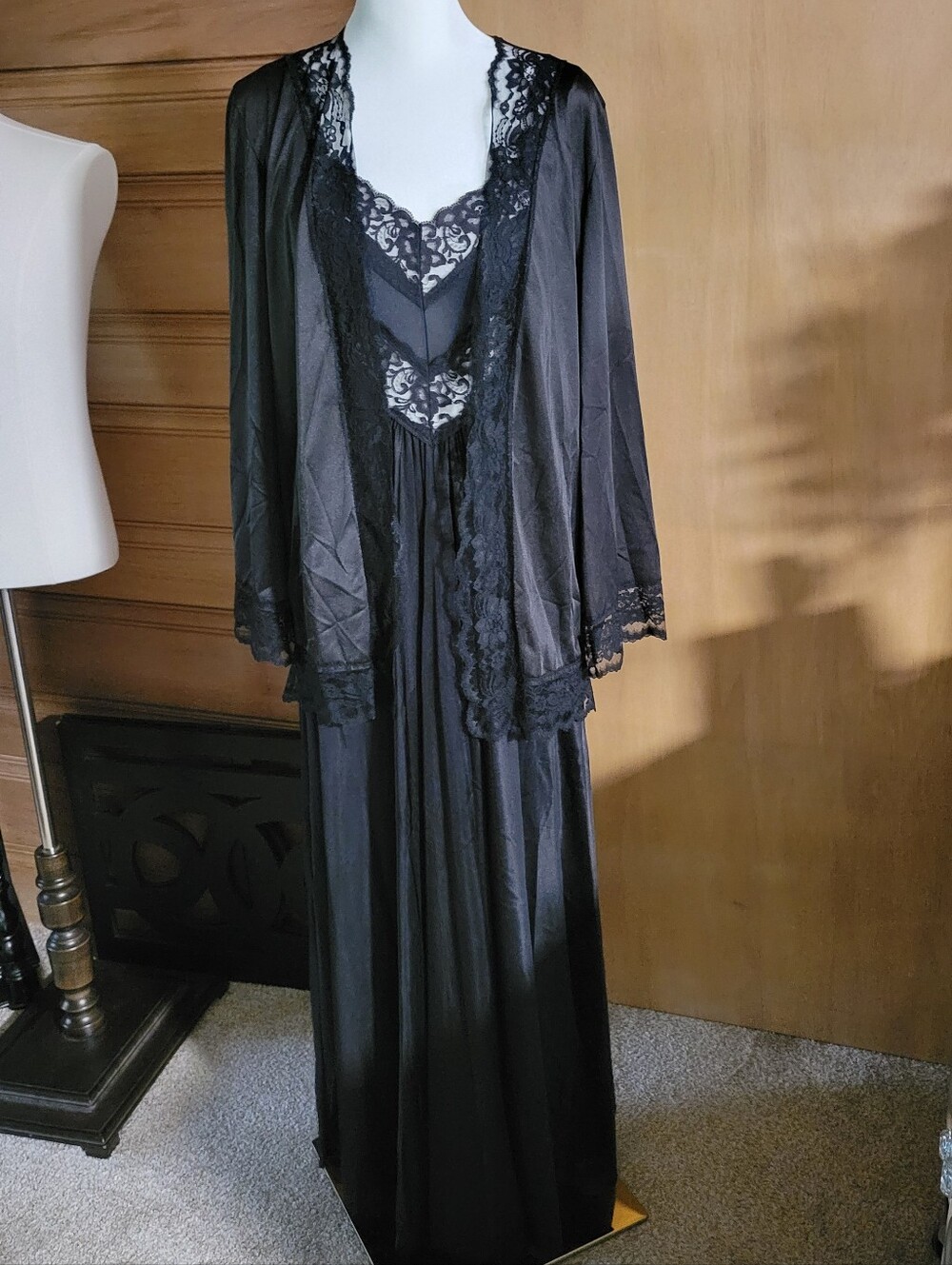 Undercover Wear Black Lace-Trim Long Chemise with Sheer Robe
